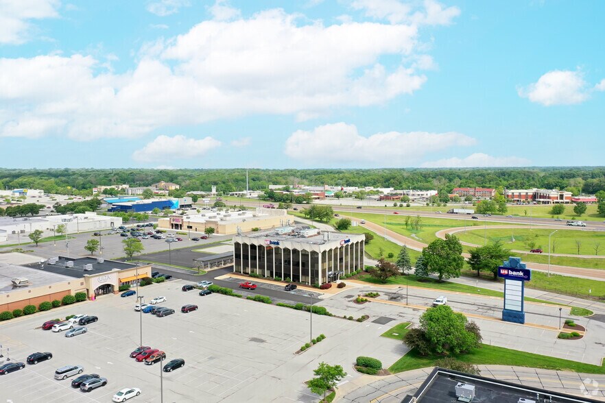 More Photos Of 6701 N Illinois Rd, Fairview Heights Office For Lease