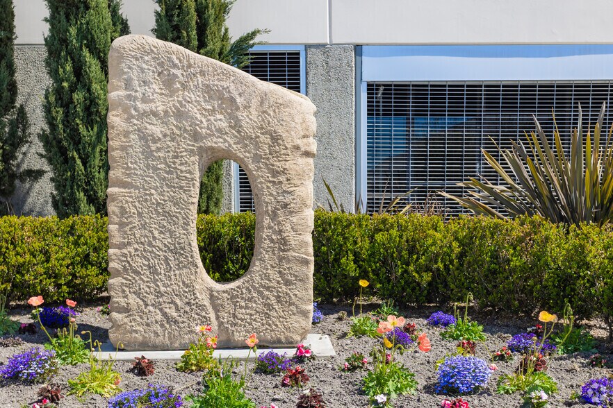 More Photos Of 14512-14518 Garfield Ave, Paramount Unknown For Lease