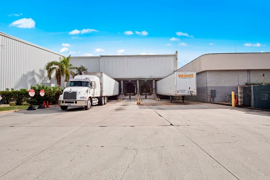 More Photos Of 4747 Progress Ave, Naples Refrigeration Cold Storage For Lease