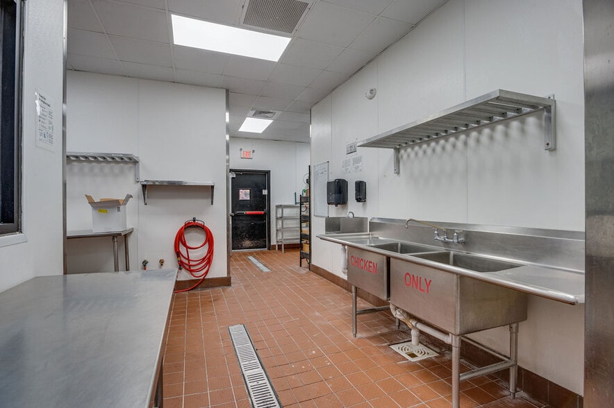 More Photos Of 2470 Gum Branch Rd, Jacksonville Restaurant For Sale