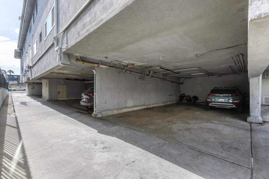 More Photos Of 406 S St Andrews Pl, Los Angeles Apartments For Sale