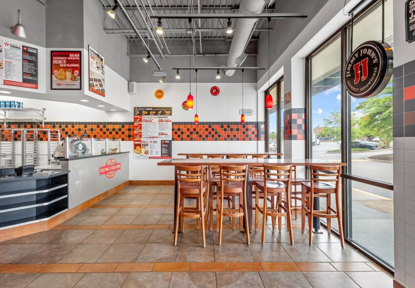 More Photos Of 11500 Midlothian Tpke, Richmond General Retail For Lease