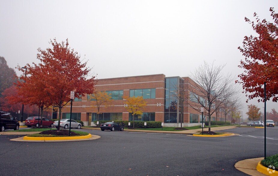 More Photos Of 13450 Sunrise Valley Dr, Herndon Office For Lease