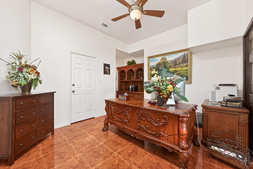 More Photos Of 21832 Rayford Rd, Humble Office For Sale