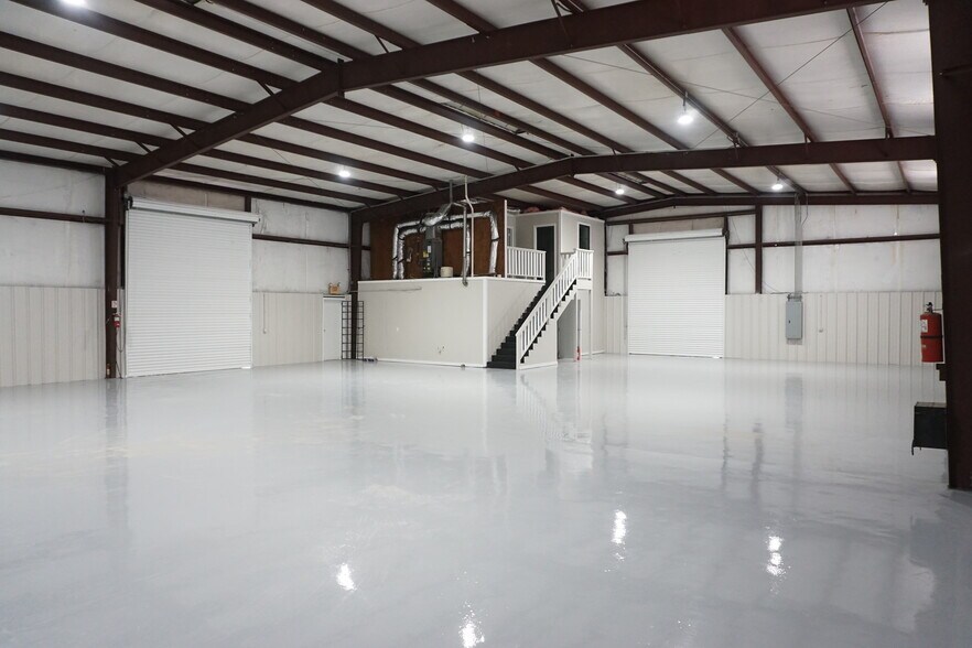 More Photos Of 5603 Northdale St, Houston Warehouse For Lease