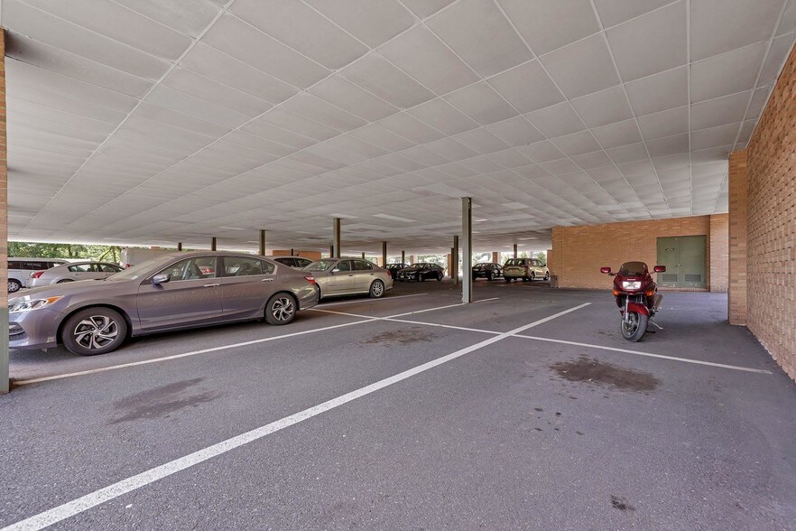More Photos Of 180 Summit Ave, Montvale Medical For Lease
