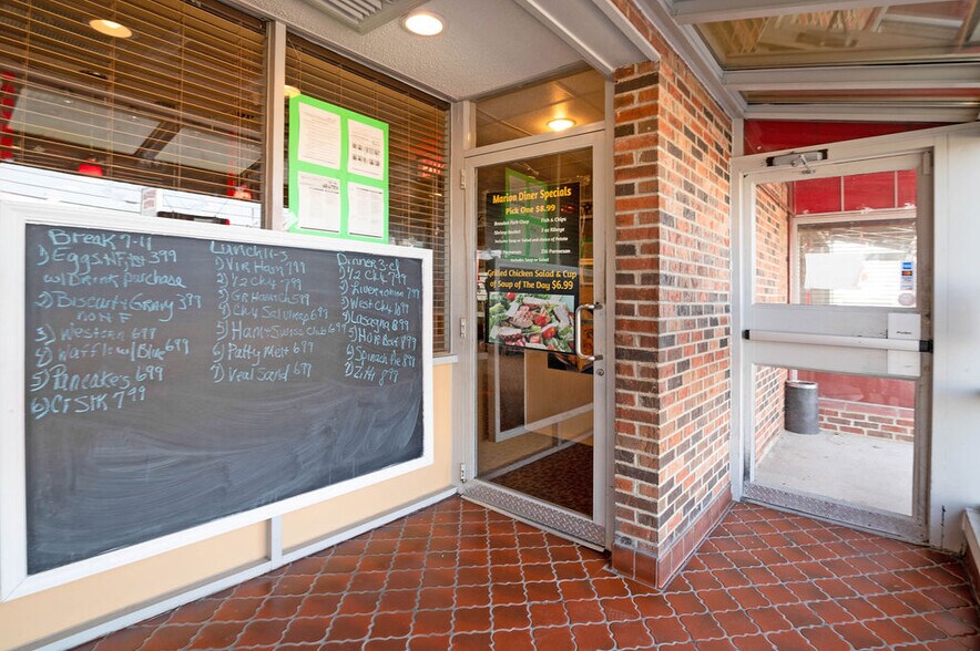 More Photos Of 1565 Marion-Waldo Rd, Marion General Retail For Sale