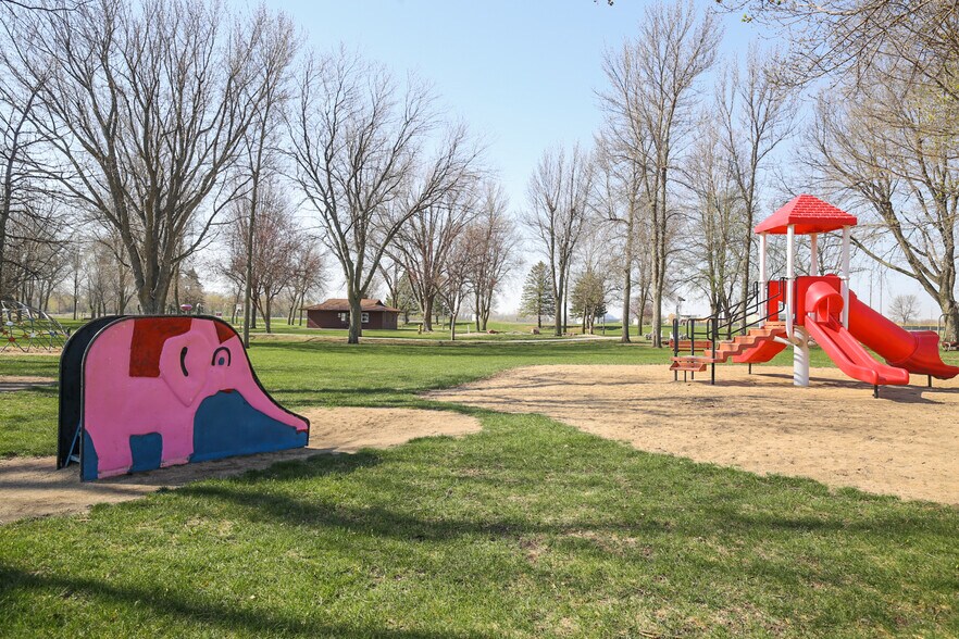 More Photos Of 109 E Luverne St, Luverne Apartments For Sale