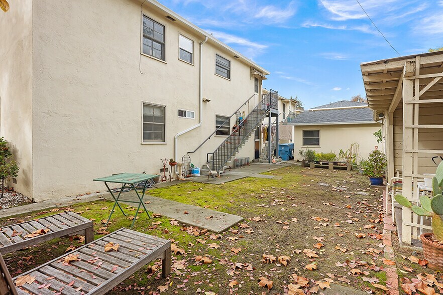 More Photos Of 2745 Byron St, Palo Alto Multifamily For Sale