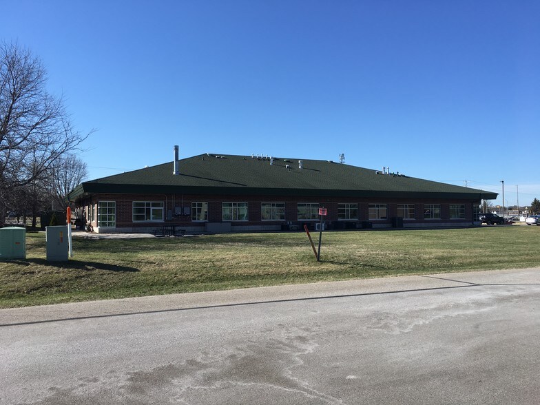 More Photos Of 144 E Summit Ave, Wales Medical For Sale