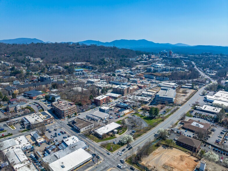 More Photos Of 86 Asheland Ave, Asheville Medical For Lease