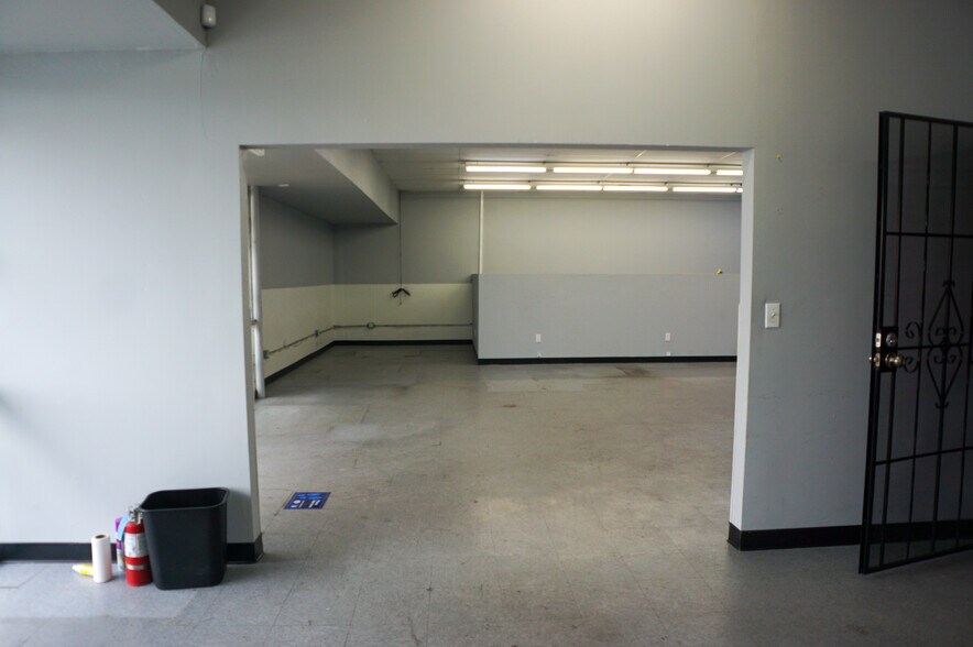 More Photos Of 4803-4809 Melrose Ave, Los Angeles Freestanding For Lease
