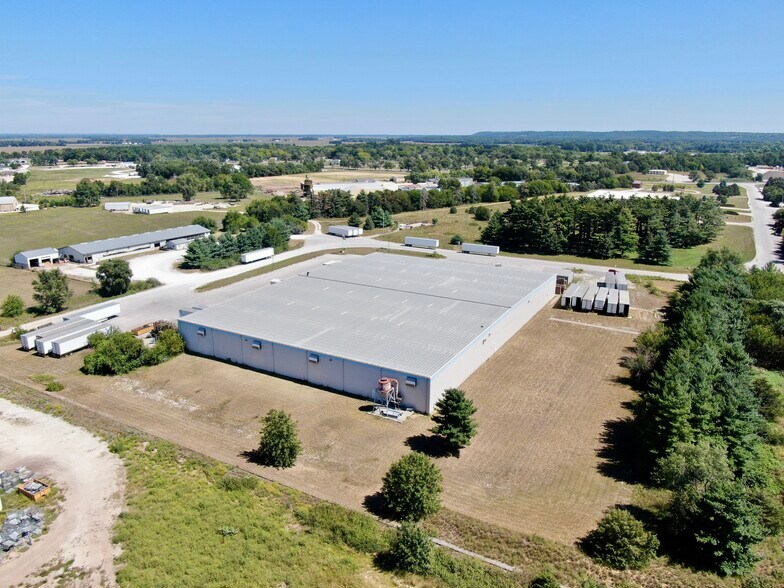 More Photos Of 100 Forest Ln, Beardstown Manufacturing For Lease
