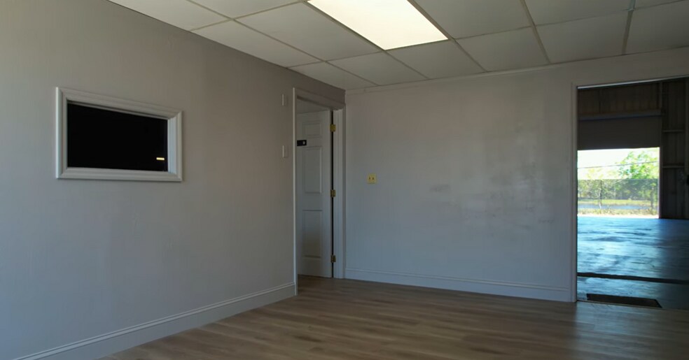 More Photos Of 1911 Dana Dr, Fort Myers Warehouse For Sale