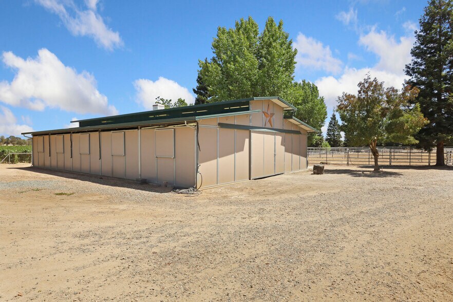 More Photos Of 24521 N McIntire Rd, Clements Land For Sale