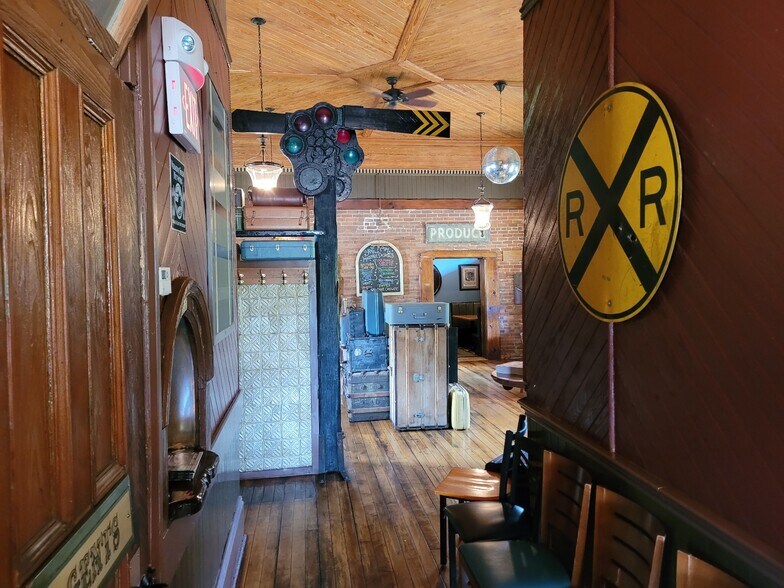 More Photos Of 26 Depot Ave, Windsor Restaurant For Sale