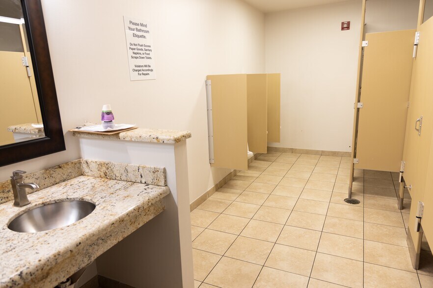 More Photos Of 5701 NW 88th Ave, Tamarac Office For Lease