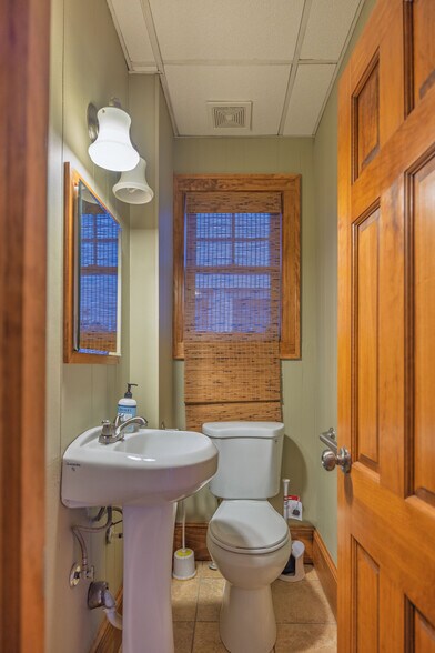 More Photos Of 346 Merrimon Ave, Asheville Medical For Sale