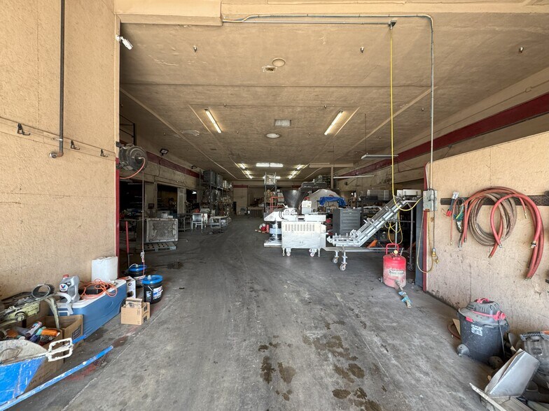 More Photos Of 1833 E Hedges Ave, Fresno Warehouse For Sale