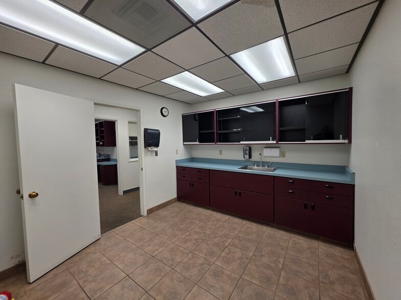 More Photos Of 1669 W Ina Rd, Tucson Healthcare For Sale