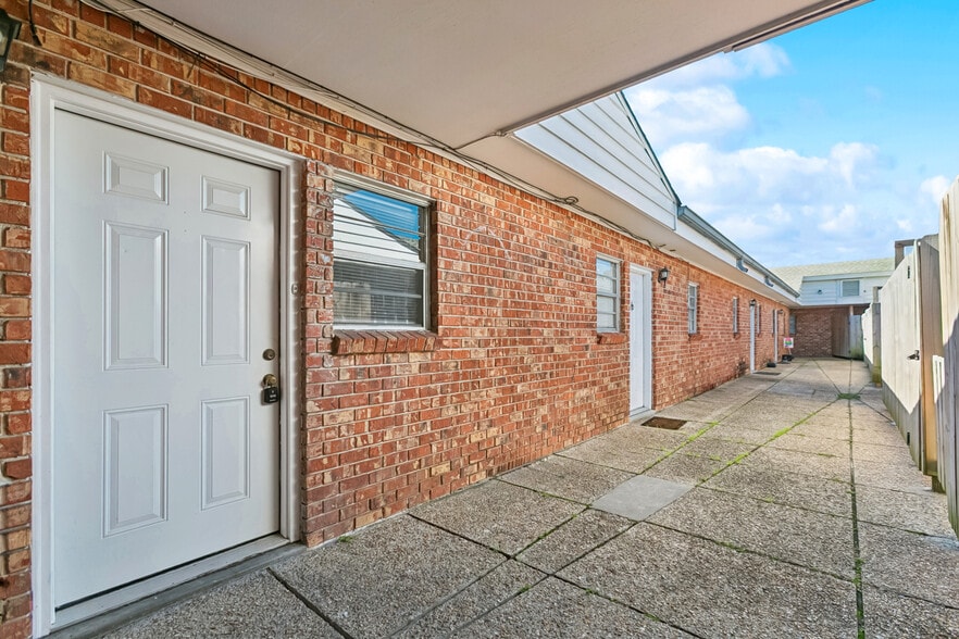 More Photos Of 2222 Florida Ave, Kenner Apartments For Sale