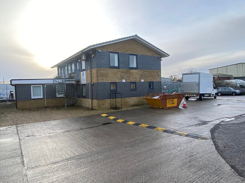 Primary Photo Of 2 Alfreds Way, Wincanton Office For Lease