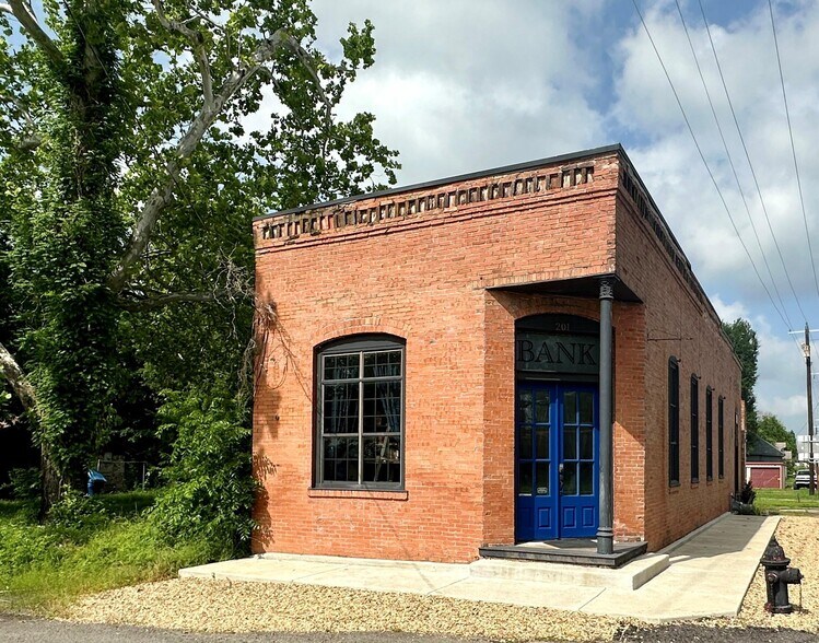 More Photos Of 201 W Main St, Cumby Office For Sale