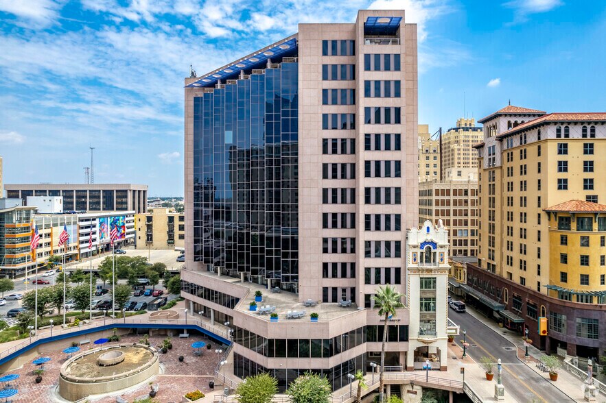 More Photos Of 175 E Houston St, San Antonio Office For Lease
