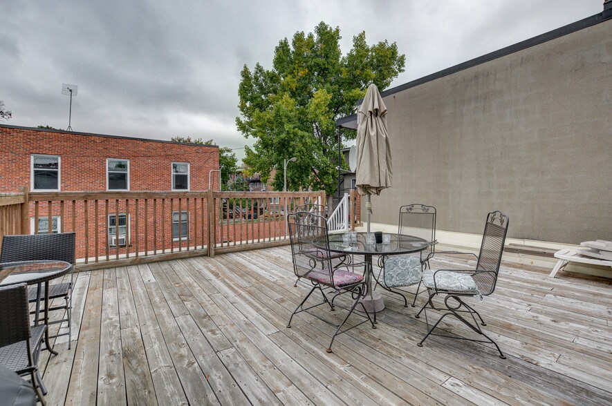 More Photos Of 89 Boul Henri-Bourassa O, Montréal Specialty For Sale