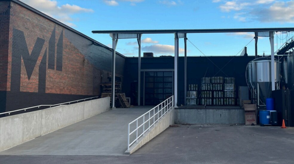 More Photos Of 3501 1st Ave S, Birmingham Light Manufacturing For Lease