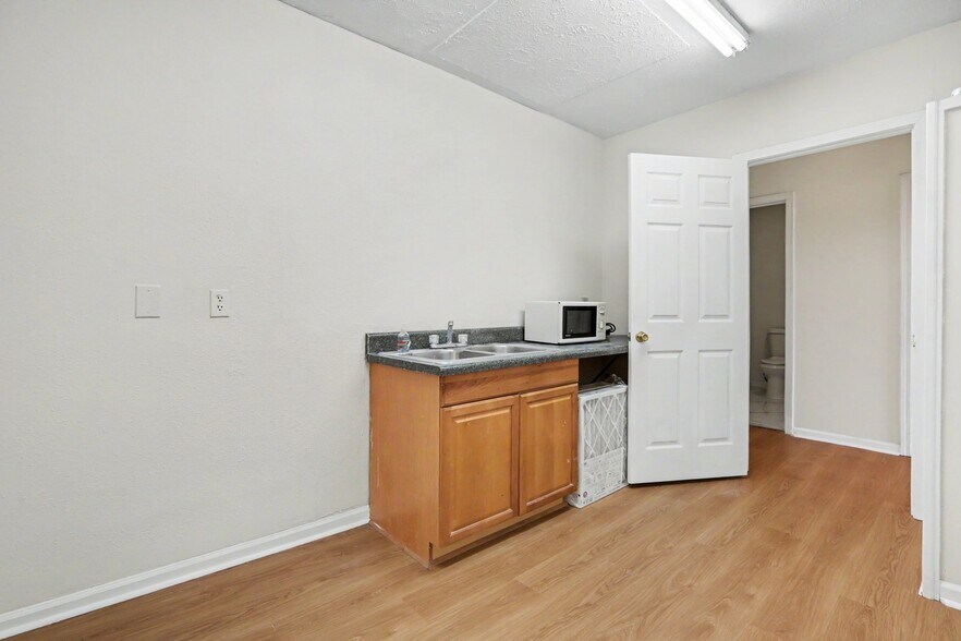 More Photos Of 5084 Lavista Rd, Tucker Office For Sale