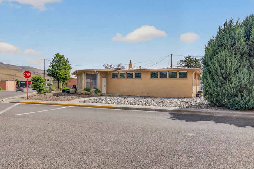 More Photos Of 619 Diagonal St, Clarkston Medical For Sale