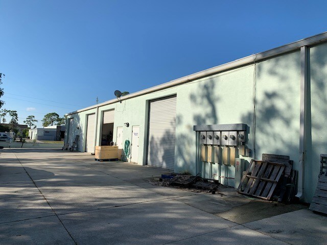 More Photos Of 2331 Bruner Ln, Fort Myers Warehouse For Sale