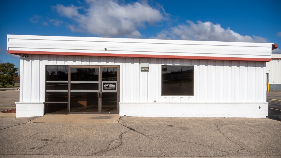 More Photos Of 4444 Highway 52 N, Rochester Auto Dealership For Sale