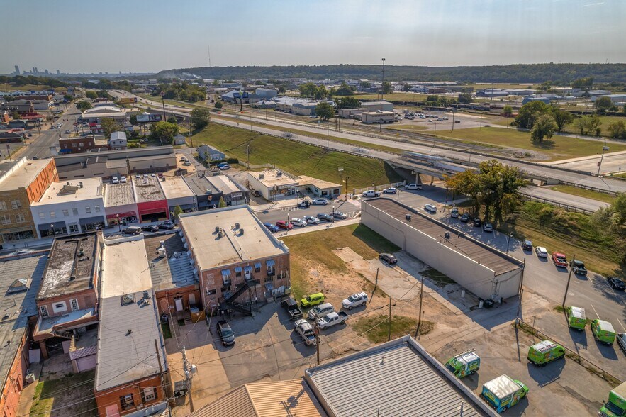 More Photos Of 116-118 N Main St, Sand Springs Storefront Retail Residential For Sale