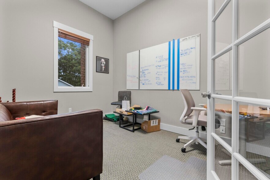 More Photos Of 698 Main St, Branford Office For Sale
