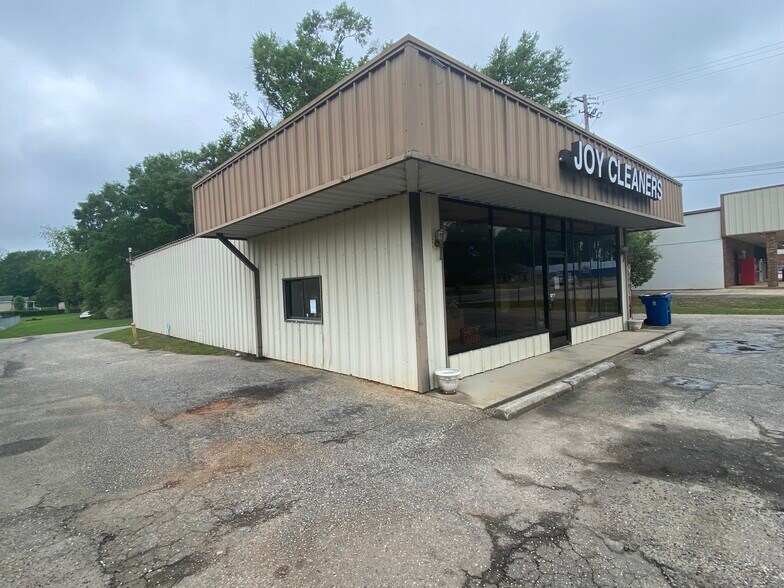 More Photos Of 809 College Ave, Jackson Office For Sale