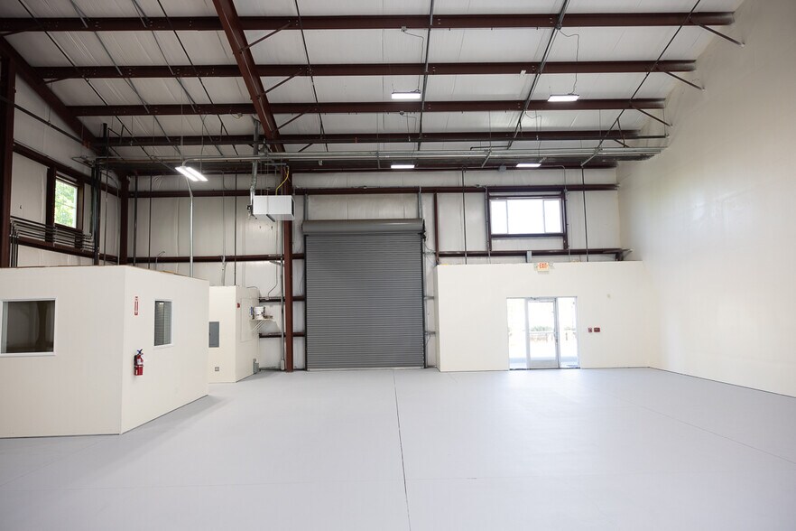 More Photos Of 3466 Brickway Blvd, Santa Rosa Warehouse For Lease