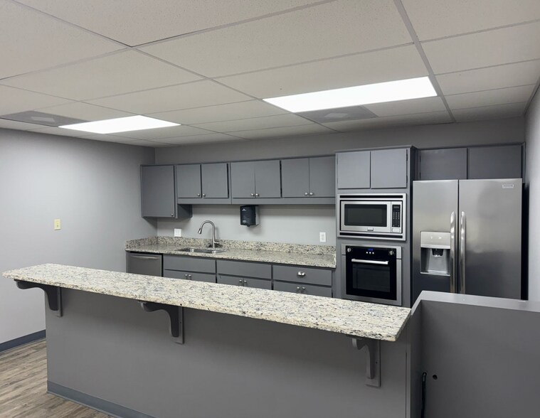 More Photos Of 2501 E President St, Savannah Food Processing For Lease