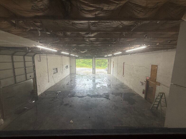 More Photos Of 7420 Asheville Hwy, Knoxville Light Manufacturing For Lease