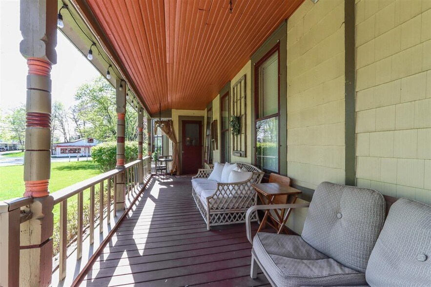 More Photos Of E3192 Apple Tree Ln, Waupaca Hospitality For Sale