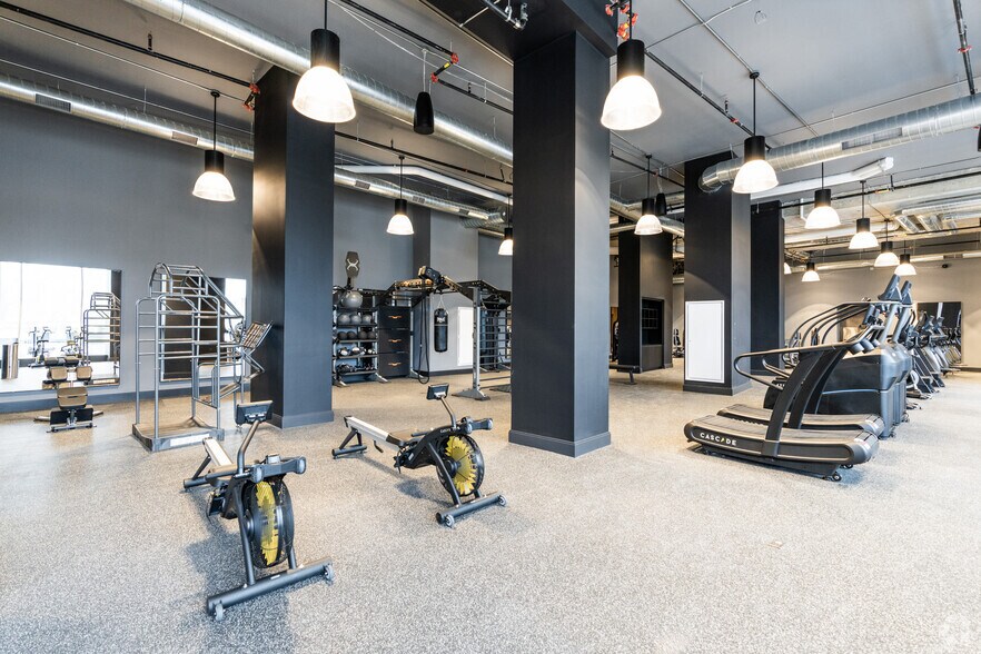 More Photos Of 60 Wharf Dr, Brooklyn Apartments For Lease