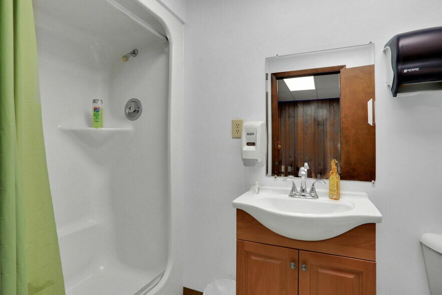 More Photos Of 1712-1736 University Blvd S, Jacksonville Medical For Sale