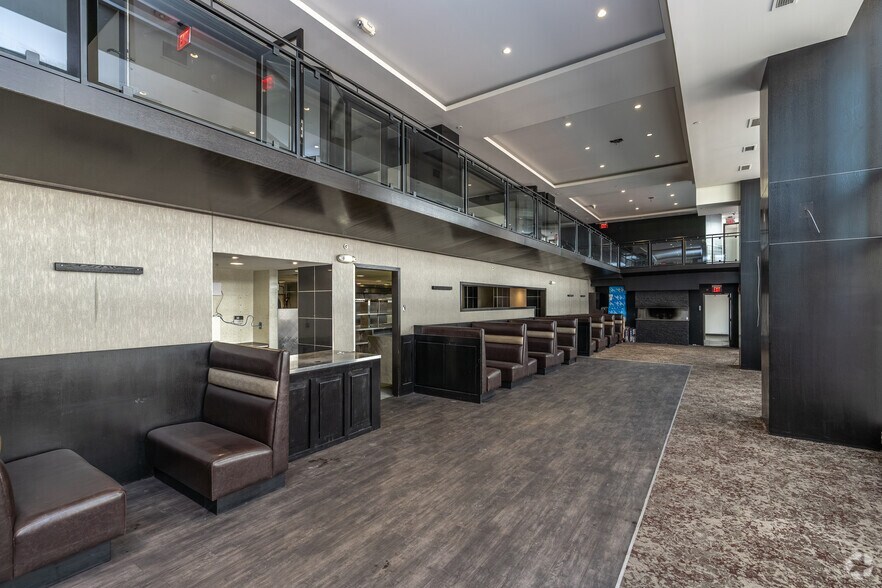 More Photos Of 700 Hennepin Ave, Minneapolis General Retail For Sale