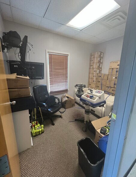 More Photos Of 110 Bradley Rd, Woodbridge Specialty For Lease