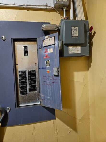 More Photos Of 18 4th St N, Great Falls Storefront For Sale