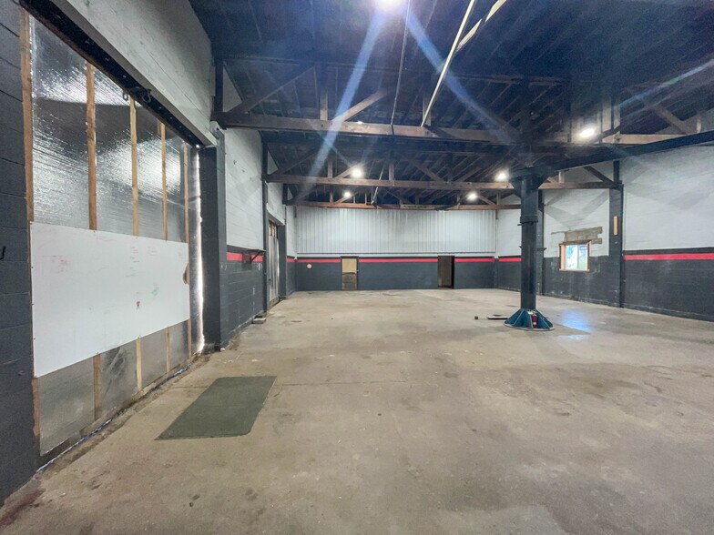 More Photos Of 28401 Salmon River Hwy, Grand Ronde Service For Lease