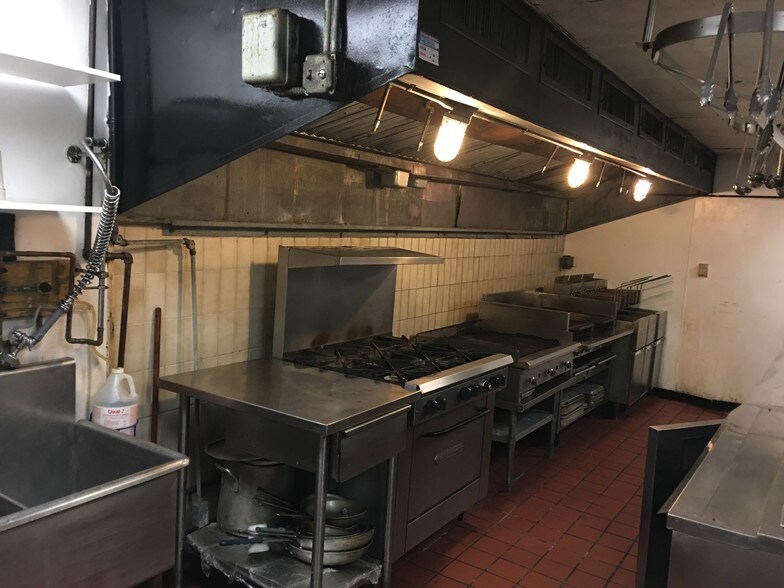 More Photos Of 4768 Lake Ave, Rochester Restaurant For Lease