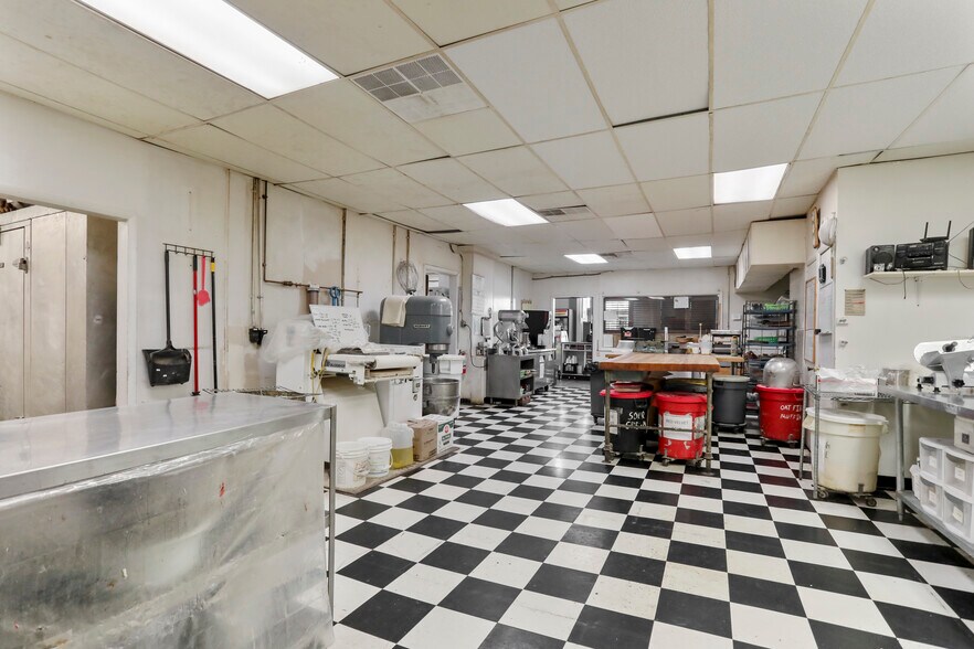 More Photos Of 100 W German St, Shepherdstown Storefront Retail Residential For Sale