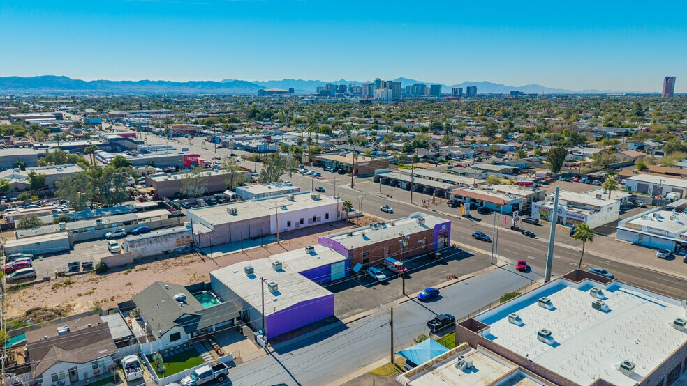 More Photos Of 2533 N 16th St, Phoenix Showroom For Sale